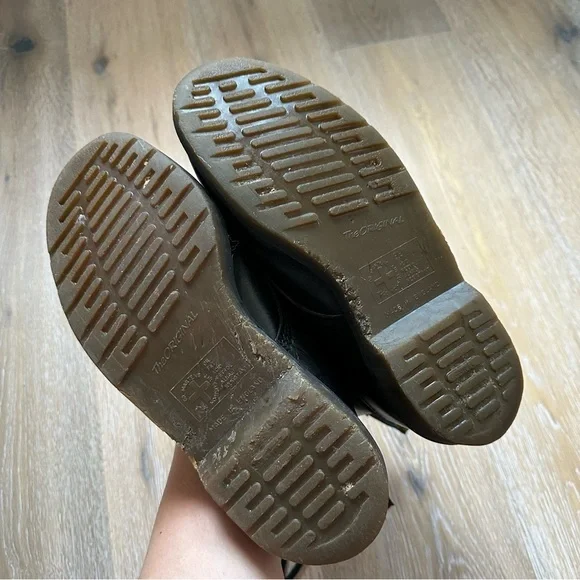 Vtg 90's 1460 Dr. Martens Boots Made in England 8 Eyelet Black UK 8 - Men’s US 9 - Picture 3 of 16